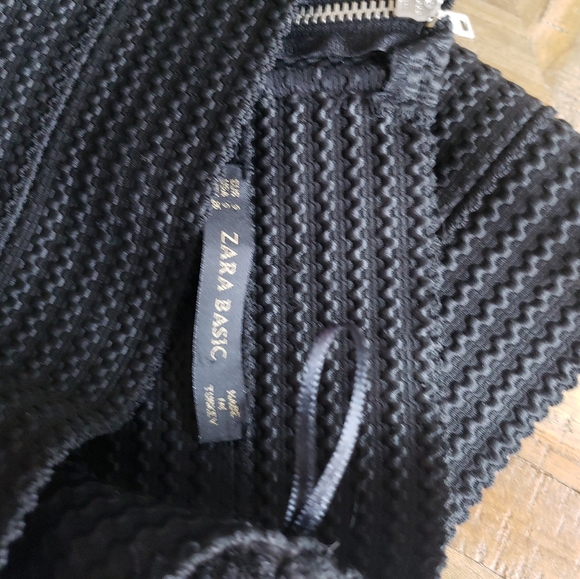 ⏳️⏳️Zara black pencil skirt size small - Picture 3 of 7